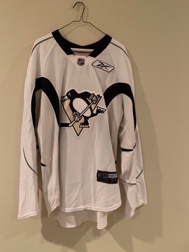 Reebok Pittsburgh Penguins Pro Stock Practice Jersey-Size 54