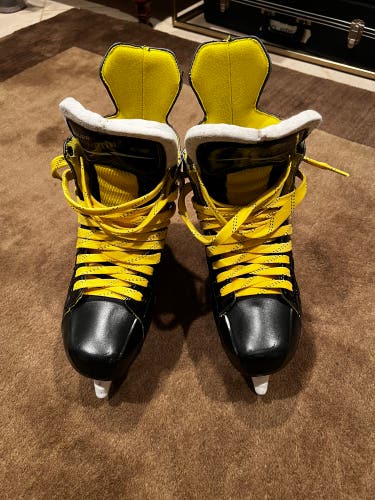Used Bauer Regular Width  Size 9 Supreme S27 Hockey Skates