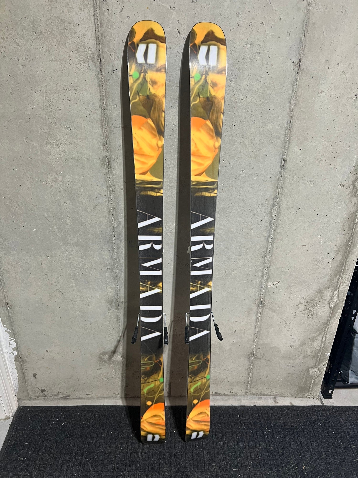 Armada 2021 ARV 84 Twin-Tip Skis with Tyrolla AM 12 Bindings 163