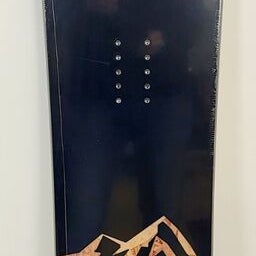 New $350 Aesop "Appearances" Snowboard 141cm, Camber ride, Bindings Available