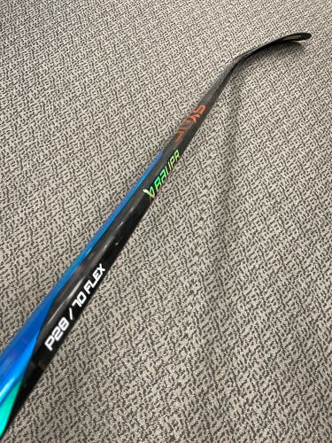 Bauer Nexus Sync 70 flex P28 curve left hand stick