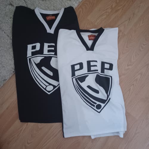 Used Hockey Practice Jersey Set (Black/White)