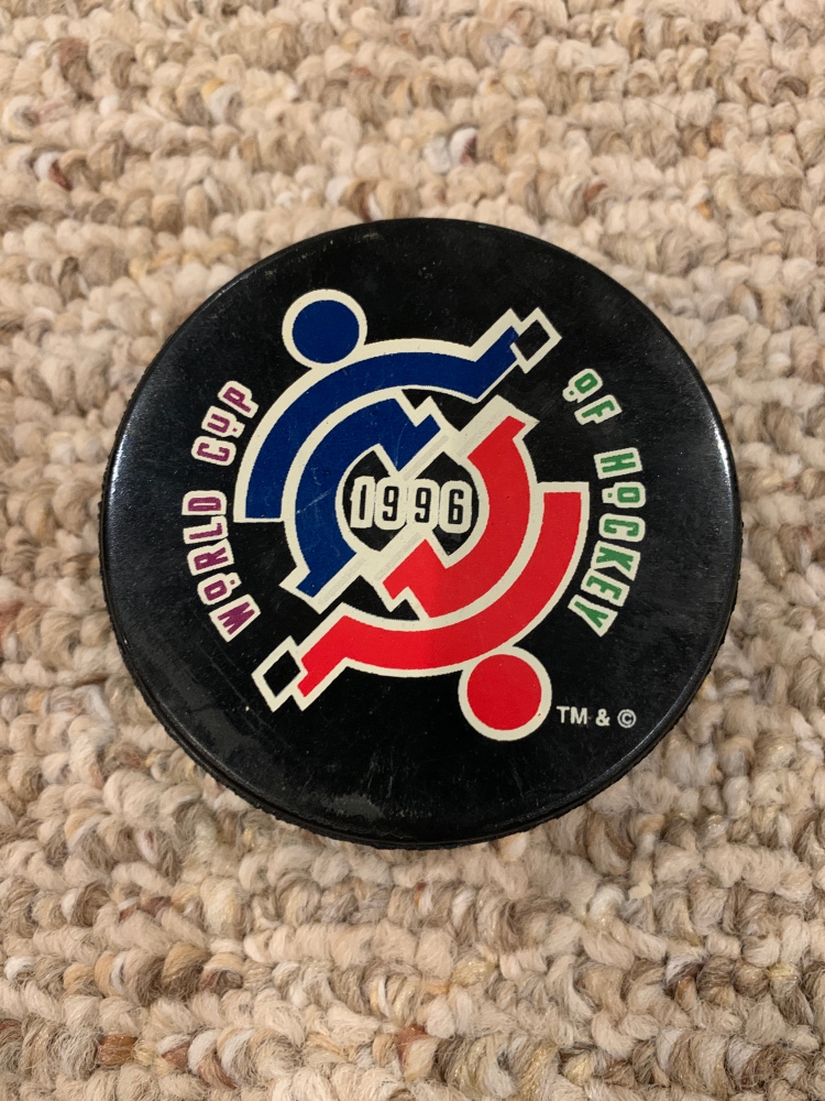 1996 World Cup of Hockey Official Game Puck *Rare*
