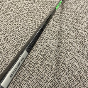 CCM Trigger 6 Pro P28 curve 65 flex left hand stick