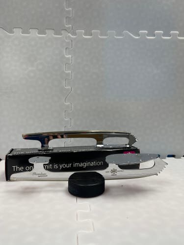 Brand New MK Phantom Special 10 1/2 Figure Blades