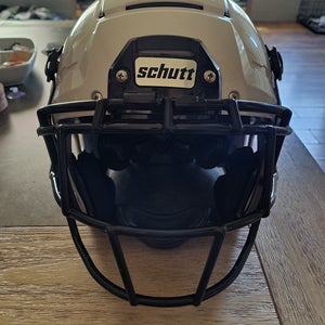 Schutt F7 Helmet(Adult XL)