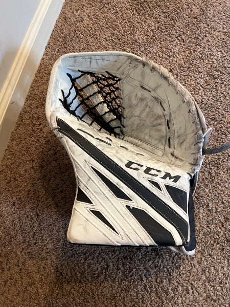 Used Regular CCM E4.9 Goalie Catcher Glove