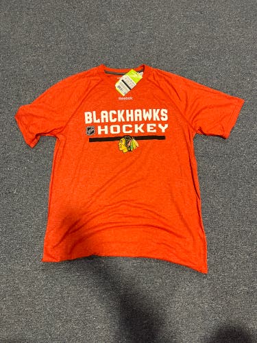 New Red Reebok Play Dry Chicago Blackhawks T-Shirt M