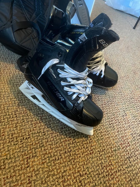 New Bauer Regular Width Size 8.5 Supreme Mach Hockey Skates