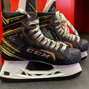 New CCM Regular Width  Size 7 AS3 Pro Hockey Skates