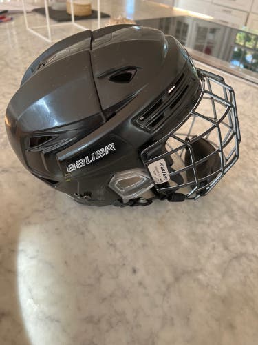 Used Medium Bauer Re-Akt 200 Helmet