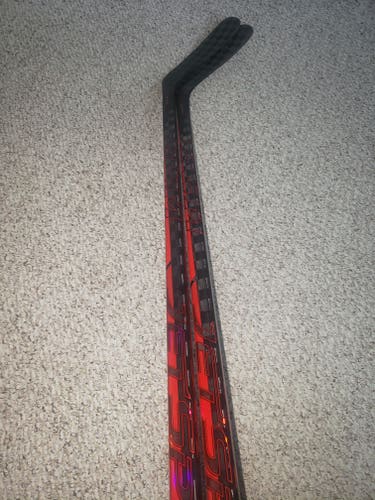 NEW! 2-pack CCM Jetspeed FT4 Pro: Right P29 85 Flex