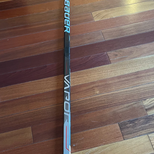 Intermediate New Right Hand Bauer Vapor Hyperlite Hockey Stick P92