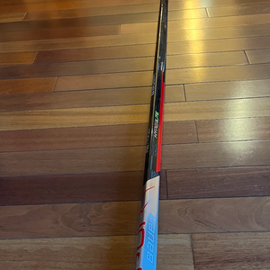 Senior New Right Handed Bauer Vapor Hyperlite Hockey Stick P92 77 flex