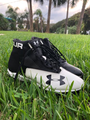 Men's Size 11.5 Under Armour Cleats