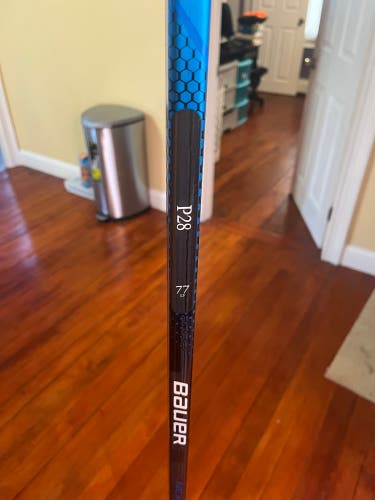 Senior Left Hand P28 Pro Stock Team Nexus Hockey Stick