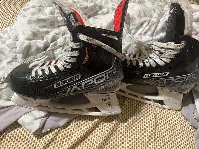 Used Bauer Regular Width Size 6.5 Vapor 3X Pro Hockey Skates