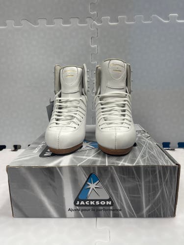 New Jackson DJ2800 Figure Skates Size 5.5 N (A,B) In Box