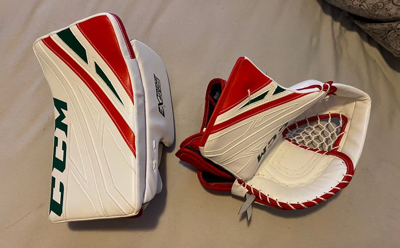 Brand New CCM Eflex 4 Canadian made New Jersey Devils Retro Schneider Pro Return Gloves