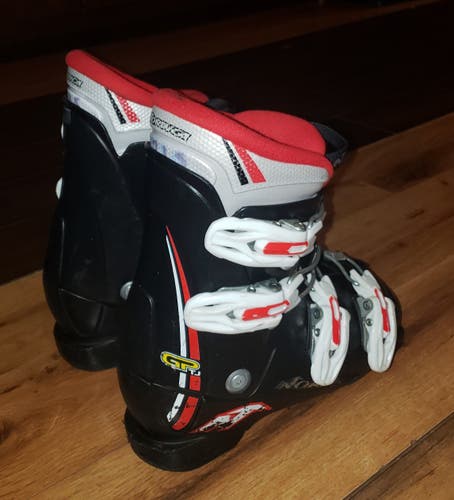 YOUTH KIDS Nordica GP TJ Ski Boots 250mm BOYS 3 YOUTH *USED* WASHED/CLEAN
