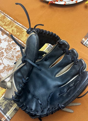 Infield 11.25" Heart of the Hide Baseball Glove
