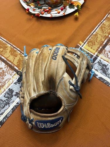 Used Right Hand Throw 11.75" A2000 Baseball Glove