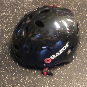 Razor V17 Skateboard Helmet