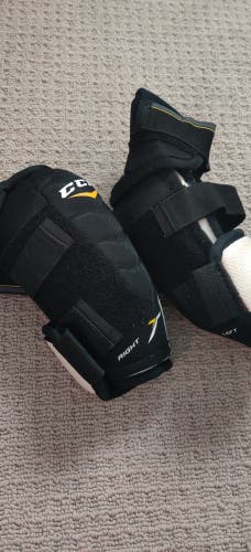 CCM Tacks 2052 Elbow Pads - Sr. Large