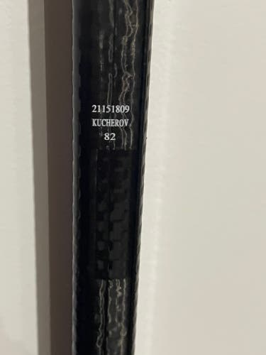 Senior Right Handed P28 Pro Stock Vapor Hyperlite Hockey Stick