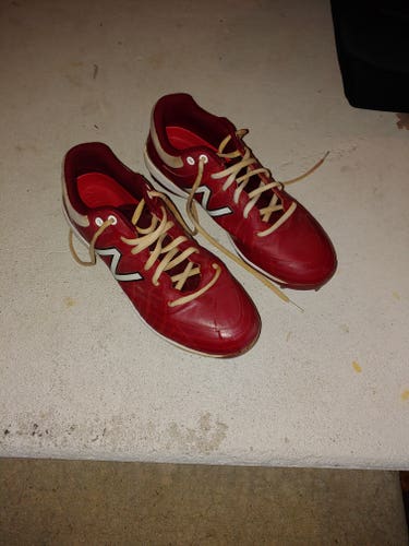 New Balance 4040v5 Size 8.5 Metal cleats