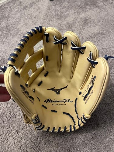 BRAND NEW Mizuno Pro 12.75" Baseball Glove: GMP2AR-700DH