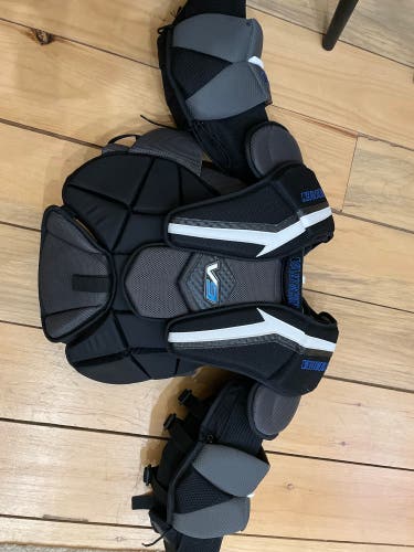New Medium Vaughn Velocity V9 Goalie Chest Protector