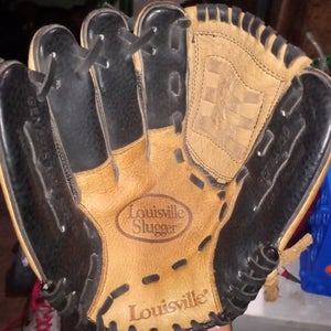 Louisville Slugger GLOVE  **BUNDLE UP & ILL THROW A DEAL**