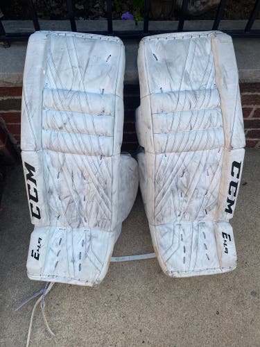 30" CCM  Extreme Flex E4.9 Goalie Leg Pads