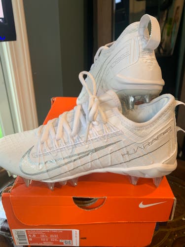White Adult New Unisex Size 4.5 (Women's 5.5) Molded Cleats Nike Low Top Alpha Huarache 7 Pro