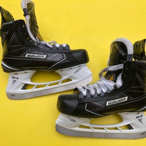 Junior New Bauer Supreme 1S Hockey Skates Extra Wide Width Size 4.5