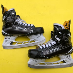 Senior New Bauer Supreme matrix Hockey Skates Regular Width Size 9.5
