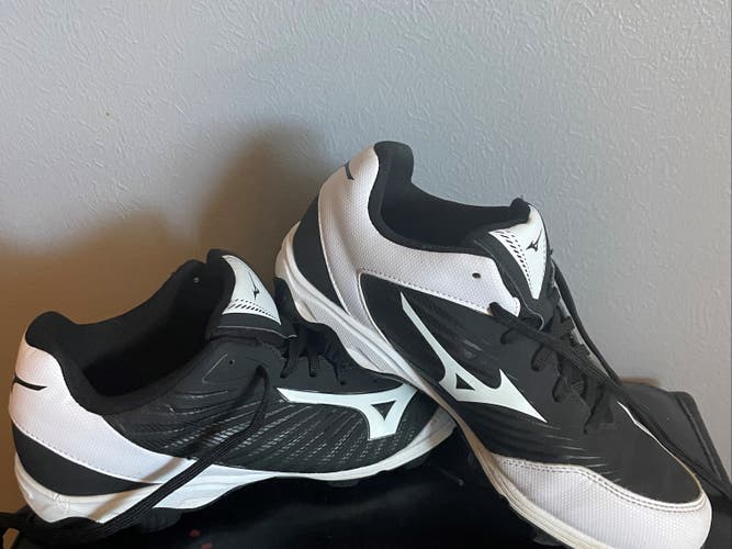 Black Youth Used Men's Size 6.5 (Women's 7.5) Molded Cleats Mizuno Low Top Advanced Franchise
