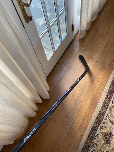 BLUE APX2 P08 OLD OVECHKIN CURVE