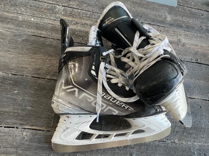 Bauer Vapor Hyperlite Hockey Skates Size 10 D