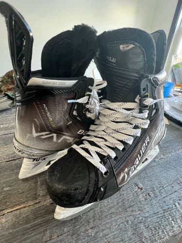 Used Bauer Regular Width Pro Stock Size 8.75 Vapor Hyperlite Hockey Skates