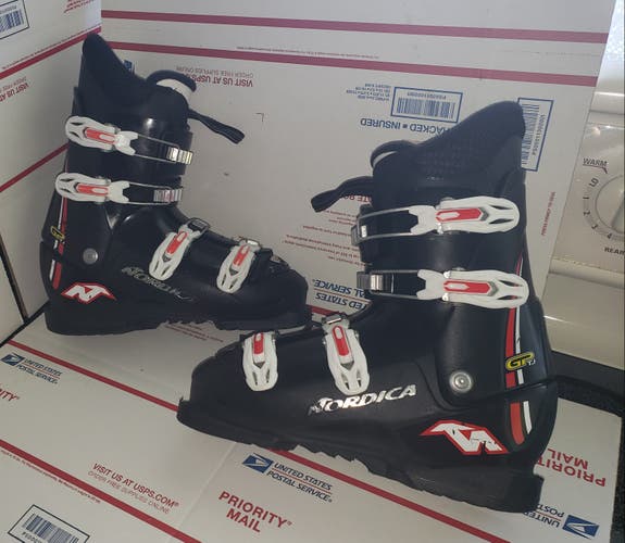 JR. Nordica GP TJ Ski Boots 300mm TEENAGER BOYS 8-8.5 /26.0-26.5 *USED* WASHED/CLEAN