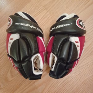 Used Youth Easton Gloves 10"