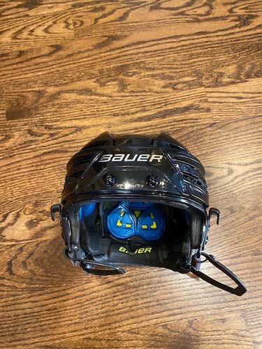 New Small Bauer Re-Akt 150 Helmet