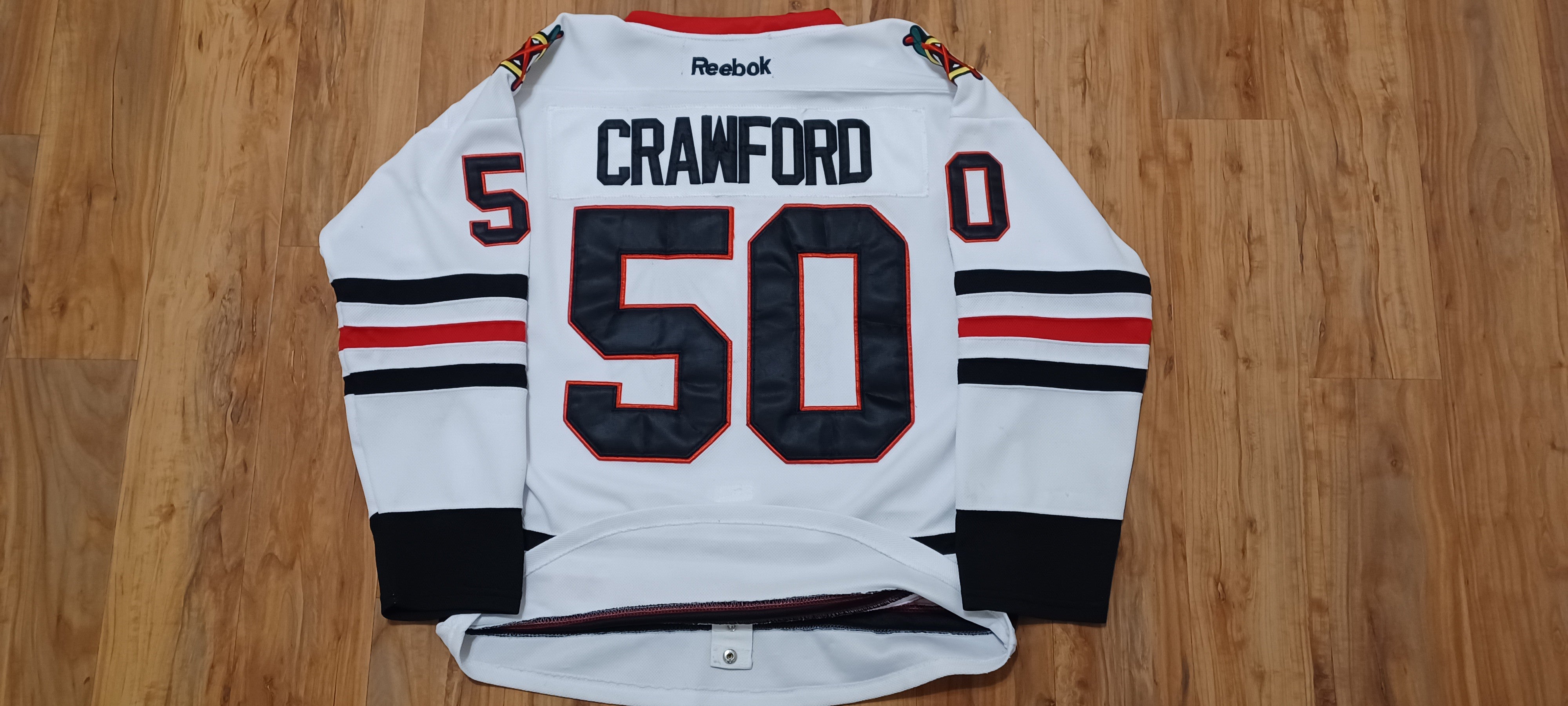 COREY CRAWFORD Signed Stadium Series 2016 Chicago Blackhawks White Reebok  Jersey - NHL Auctions