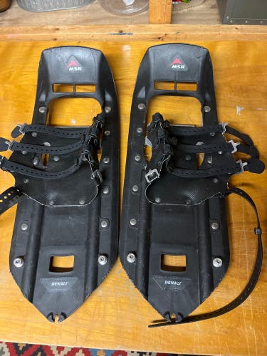MSR Denali snow shoes