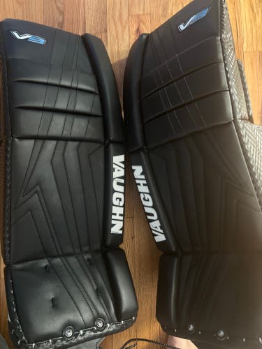 Used 26" Vaughn Velocity V9 Goalie Leg Pads