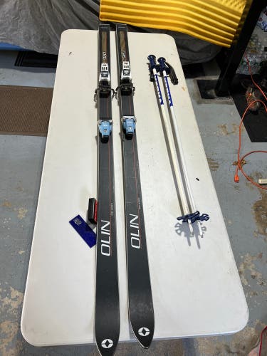 Skis 73 inch Olin 900 series 920