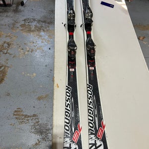 Skis black Rossignol 76 carbon Avenger 76 Rossi axlum bindings