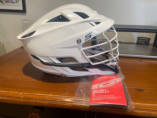 Player's Cascade S Helmet
